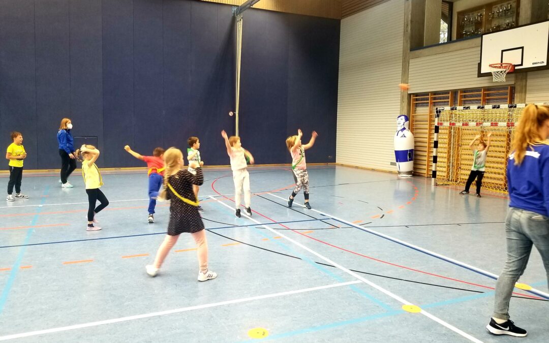 Handballtag für Zweitklässler
